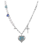 Collar con colgante de corazón azul y cadena de plata con perlas