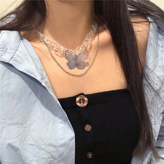 Collar de cadena acrílica transparente con colgante de mariposa