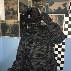 Oversize Hoodie mit Camouflage-Buchstabenstickerei