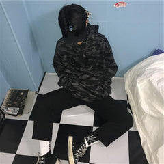 Oversize Hoodie mit Camouflage-Buchstabenstickerei