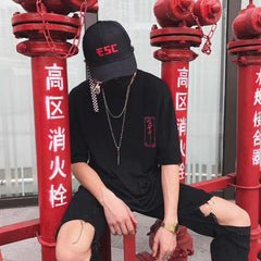 Camiseta extragrande con estampado grunge en la espalda de mujer china