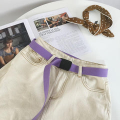 Cinturón de lona con hebilla de plástico colorido de los años 90