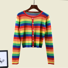 Camisa corta tipo cárdigan falso con rayas de arcoíris de colores