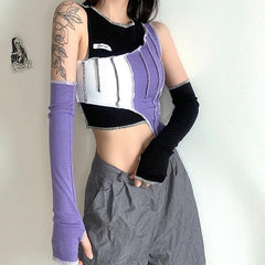 Top corto acanalado con diseño de bloques de colores en contraste y mangas