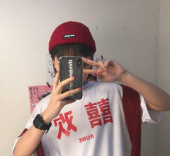 Camiseta negra extragrande con estampado de letras creativas