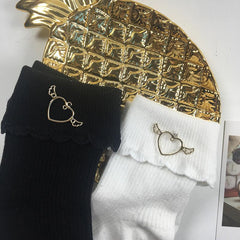 Lindos calcetines vintage de encaje con corazones en blanco y negro