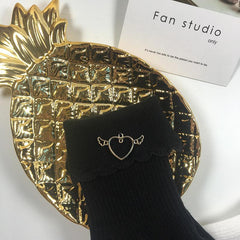 Lindos calcetines vintage de encaje con corazones en blanco y negro