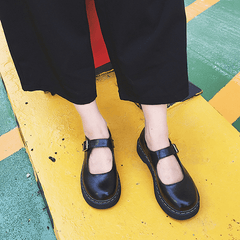 Bonitas sandalias vintage de piel sintética negra con punta cerrada y lazo