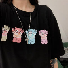 Camiseta holgada blanca y negra con estampado de osos coloridos