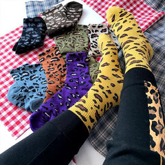 Calcetines con estampado de leopardo de colores bonitos