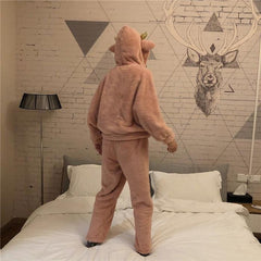 Lindo pijama de peluche rosa y gris con capucha de ciervo