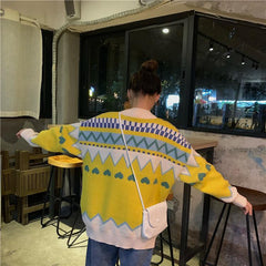 Cárdigan de punto con cuello en V y bordado de corazones