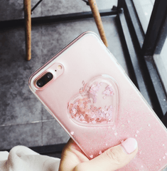 Bonita funda transparente con forma de corazón para iPhone en colores pastel