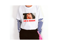 Camiseta de Pulp Fiction de Mia Wallace "La vida es aburrida"