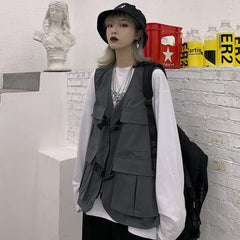 Chaleco negro extragrande con herramientas de estilo grunge en gris oscuro