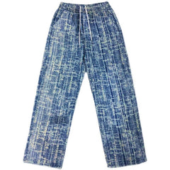 Egirl Outfit Blaue Baggy-Jeans mit weitem Bein