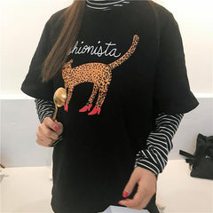 Camiseta con estampado de leopardo y tacones de Fashionista