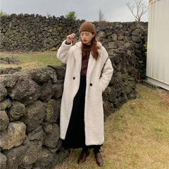 Abrigo largo de piel sintética rizada en morado, blanco y beige