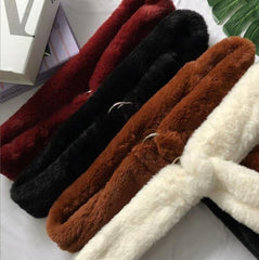 Cinturón largo de piel sintética de cordero con estampado de leopardo