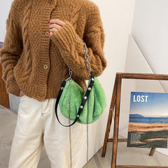Bolso de cadena metalizado plateado Ulzzang de peluche peludo