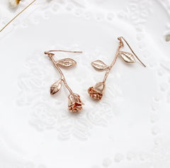 Gold Pink Silver Thin Elegant Rose Flower Necklace