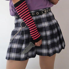 Liga negra de estética gótica + cinturón con agujeros metálicos