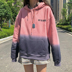 Oversize Hoodie mit Buchstabenstickerei und Farbverlauf in Pastellfarben