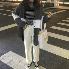 Suéter tipo cárdigan estético de chica de Internet en gris y negro