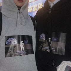 Grau-schwarzer Egirl-Hoodie mit Mondlandungs-Print und lockerem, warmem Print