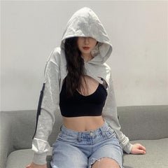 Grauer Skater-Ästhetik-Träger, lockerer, superkurzer Hoodie