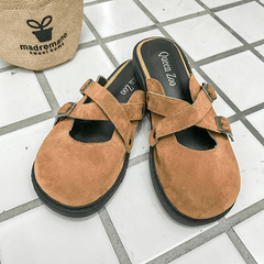 Grunge Sandalen aus weichem Leder mit geschlossener Zehenpartie und Cut-Absatz
