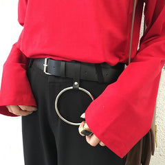 Cinturón minimalista con llavero de anillo enorme