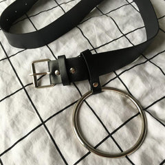 Cinturón minimalista con llavero de anillo enorme