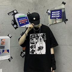 Loses, weißes und schwarzes T-Shirt mit Itachi-Manga-Streifen-Print