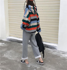 Kawaii bunter Streifen-Kapuzenpullover und graue bequeme Hose