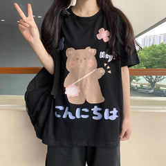 Camiseta holgada blanca y negra con estampado de oso Konnichiwa