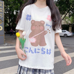 Camiseta holgada blanca y negra con estampado de oso Konnichiwa