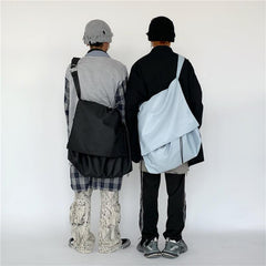 Bolso bandolera grande de nailon con diseño estético de color sólido