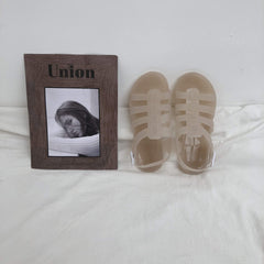 Sandalias de verano de goma planas con punta abierta en color beige