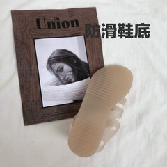 Sandalias de verano de goma planas con punta abierta en color beige