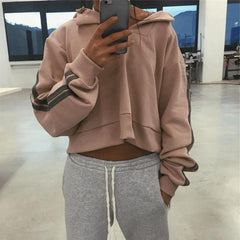 Übergroßer kurzer Hoodie mit Fledermausärmeln