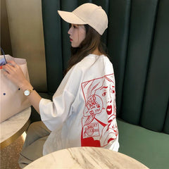 Camiseta extragrande con escena de cómic bordada en blanco y negro