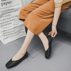 Sandalias planas cerradas de cuero minimalistas estilo punta