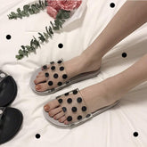 Sandalias planas de goma transparentes con estampado de lunares para verano