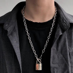 Collar enorme con cadena de candado de plata con estética punk