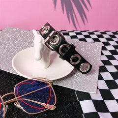 Gargantilla punk de cuero sintético negro