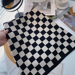 Retro-ästhetischer karierter Strick-Minirock mit hoher Taille