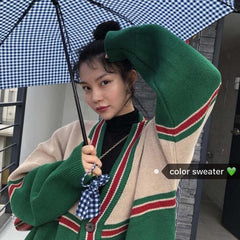 Suéter tipo cárdigan retro oversize de punto verde y beige