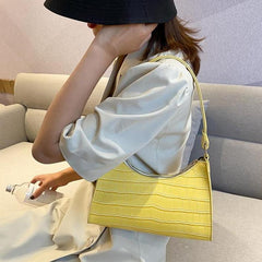 Bolso de hombro con estampado retro de piel de reptil