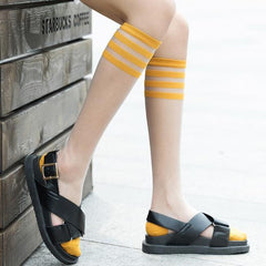 Calcetines transparentes finos hasta la rodilla con diseño estético colorido en oferta